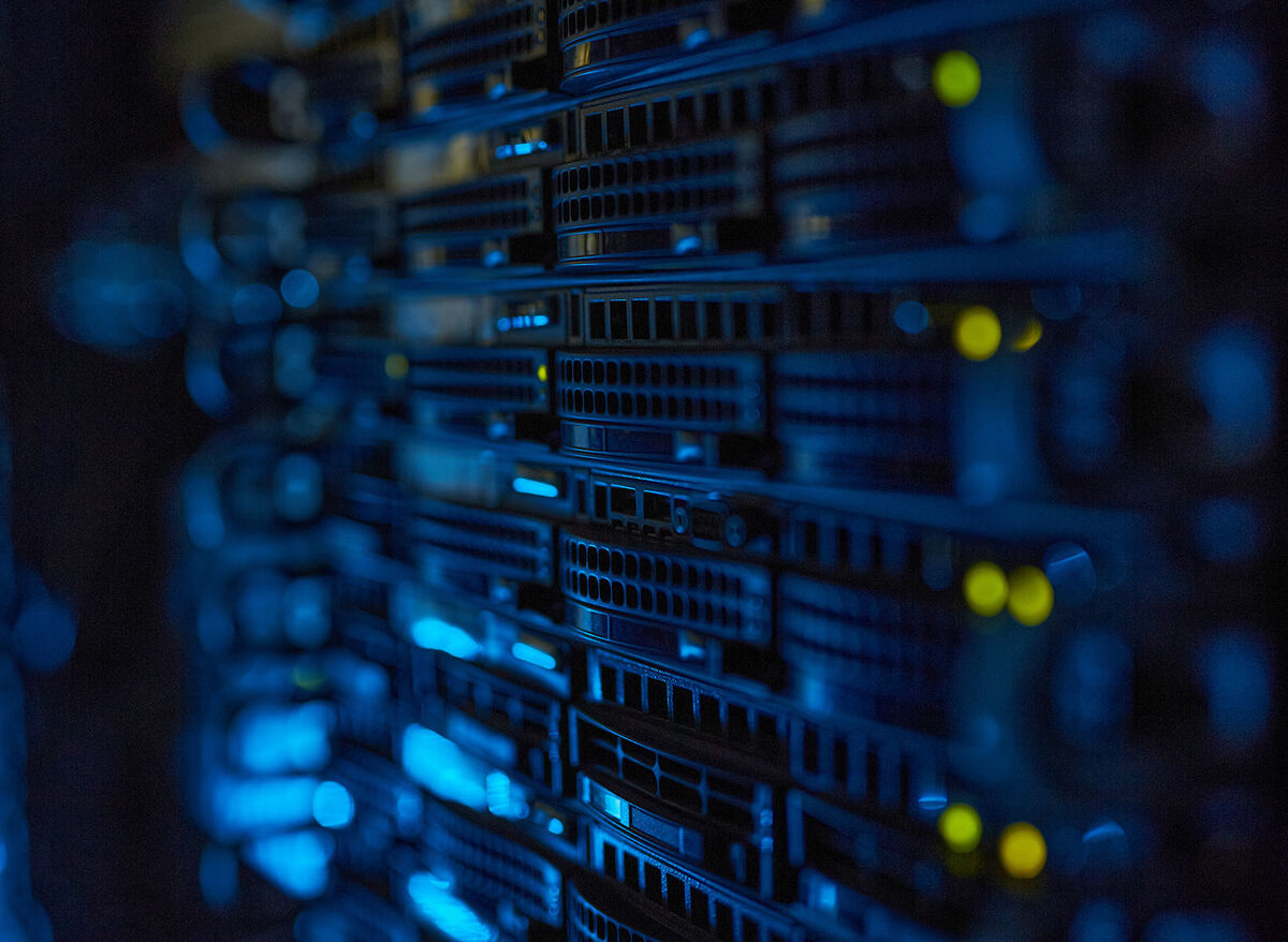 HOSTING &amp; SECURITY