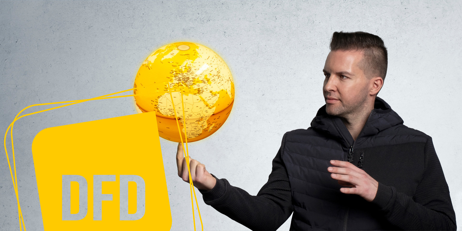 Mann mit Globus, der die Omnichannel-Verknüpfung für das Retailgeschäft der Zukunft symbolisiert. DFD-Logo für ein nahtloses Einkaufserlebnis.