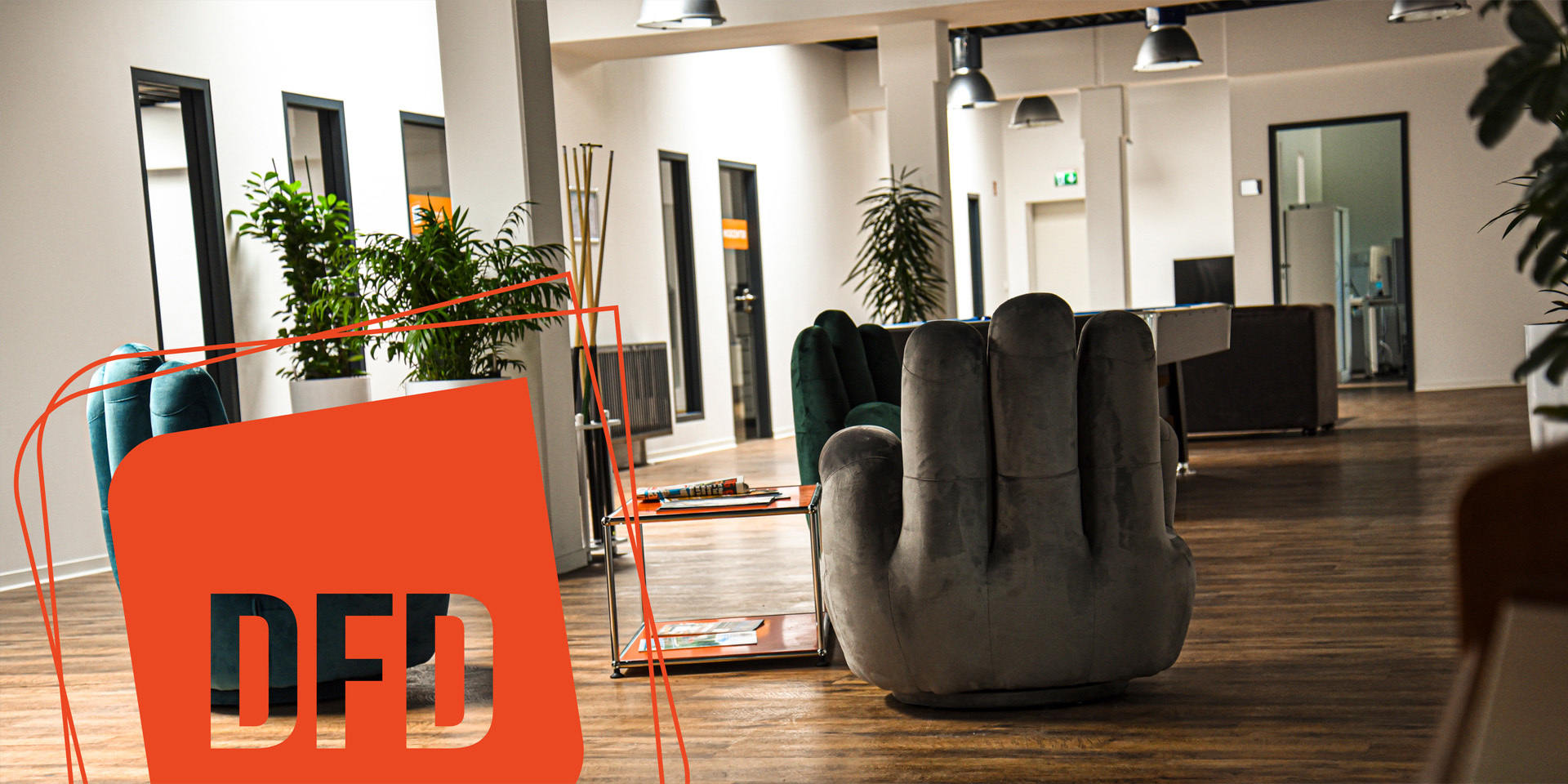 DFD-Büro mit modernem Design und Fokus auf Omnichannel-Retail. Einladende Büroräume, die die Zukunft des Einzelhandels repräsentieren.